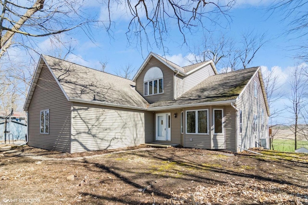 1_N8062PeregrineLn_57_FrontView_Large