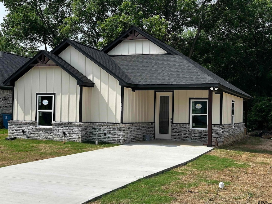 For Sale $229,000 • Co-Listing Agent