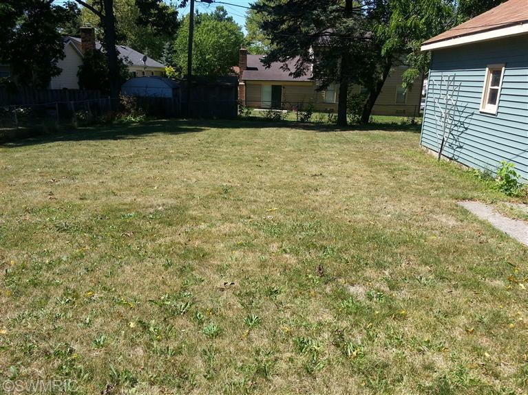 1617 Benjamin Ave NE, Grand Rapids, MI 49505 - photo 1