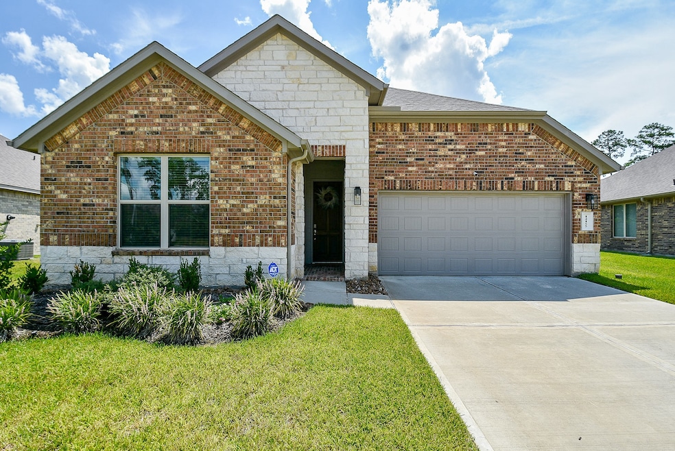 14155 Lake Lodge Dr, Conroe, TX 77384 - photo 1