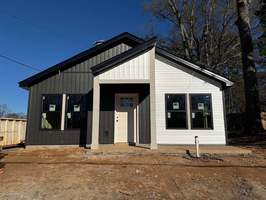 155 Gray St, Woodruff, SC 29388 - photo 1