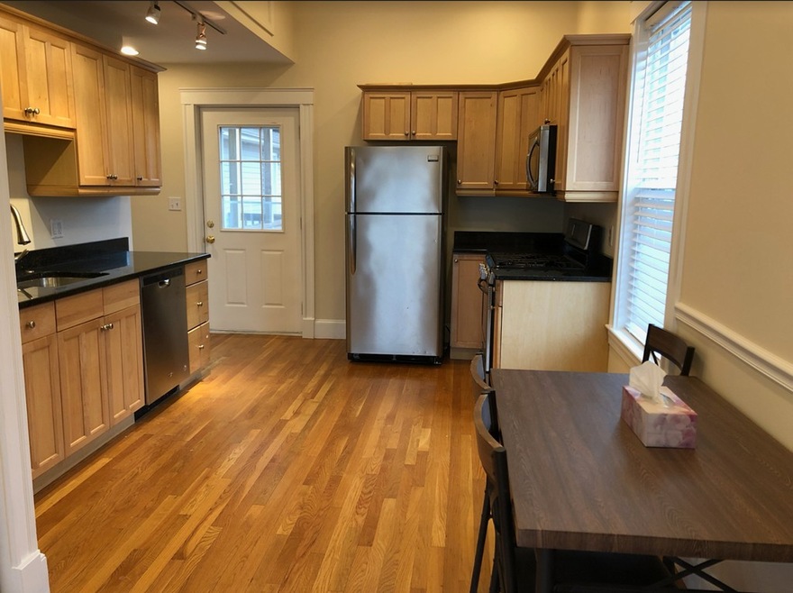 39 Chestnut St unit St, Stoneham, MA 02180 - photo 1