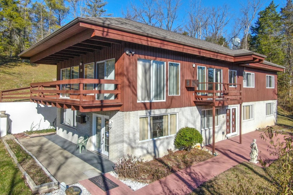 5633 Happy Hollow Rd, Milford, OH 45150