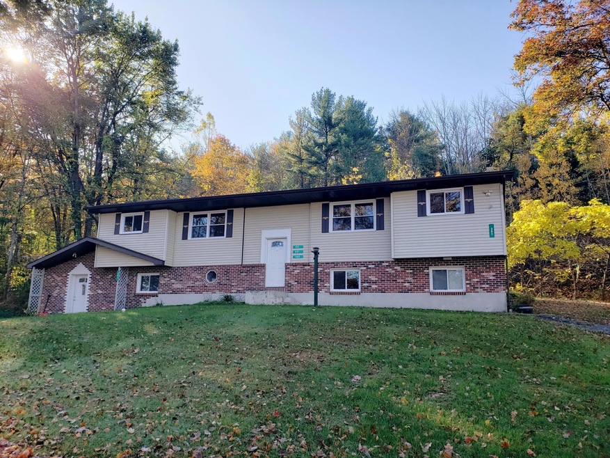 307 Adams Dr unit 202, Sciota, PA 18354 - photo 1