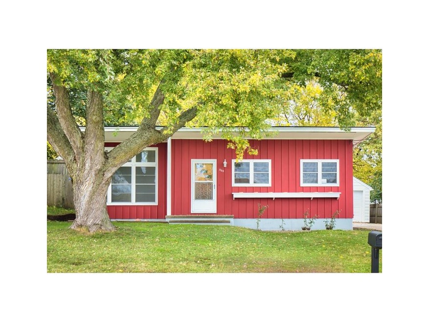 CLEAN, NEUTRAL AND MOVE IN READY!