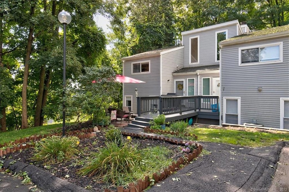 31 Glenview Dr, Cromwell, CT 06416 - photo 1