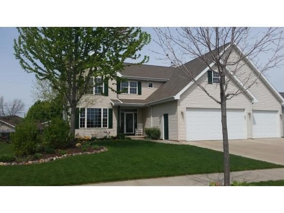 116 Hidden Ridges Cir, Combined Locks, WI 54113 - photo 1