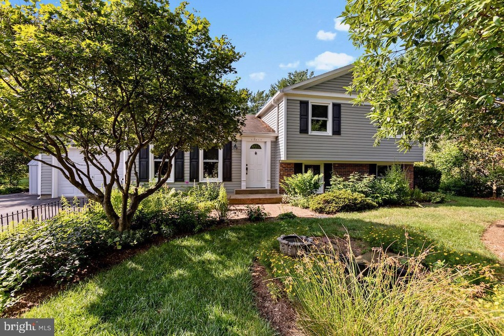 12617 Pinecrest Rd, Herndon, VA 20171 - photo 1