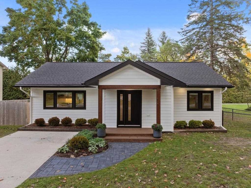 For Sale $650,000 • Co-Listing Agent