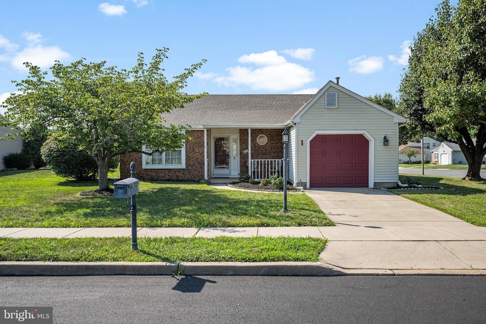 1 Lakebridge Dr, Woodbury, NJ 08096 - photo 1