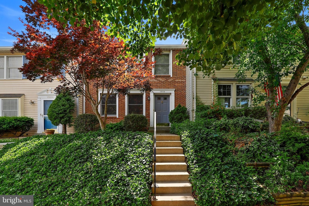 19106 Partridge Wood Dr, Germantown, MD 20874 - photo 1