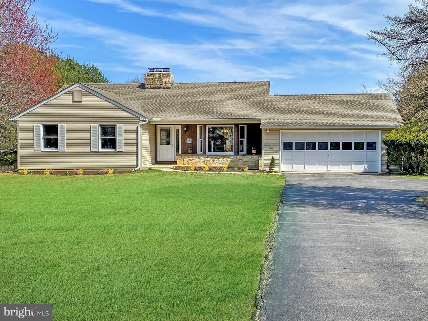 12211 Happy Hollow Rd, Cockeysville, MD 21030 - photo 1