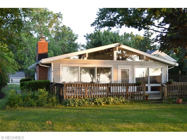 5423 E Lake Rd, Sheffield Lake, OH 44054 - photo 1