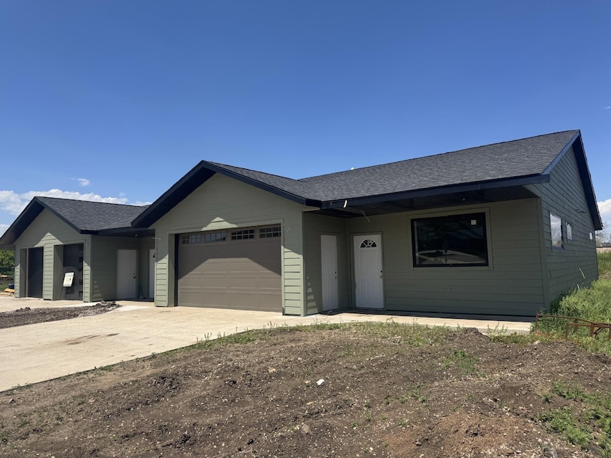 For Sale $795,000 • Co-Listing Agent
