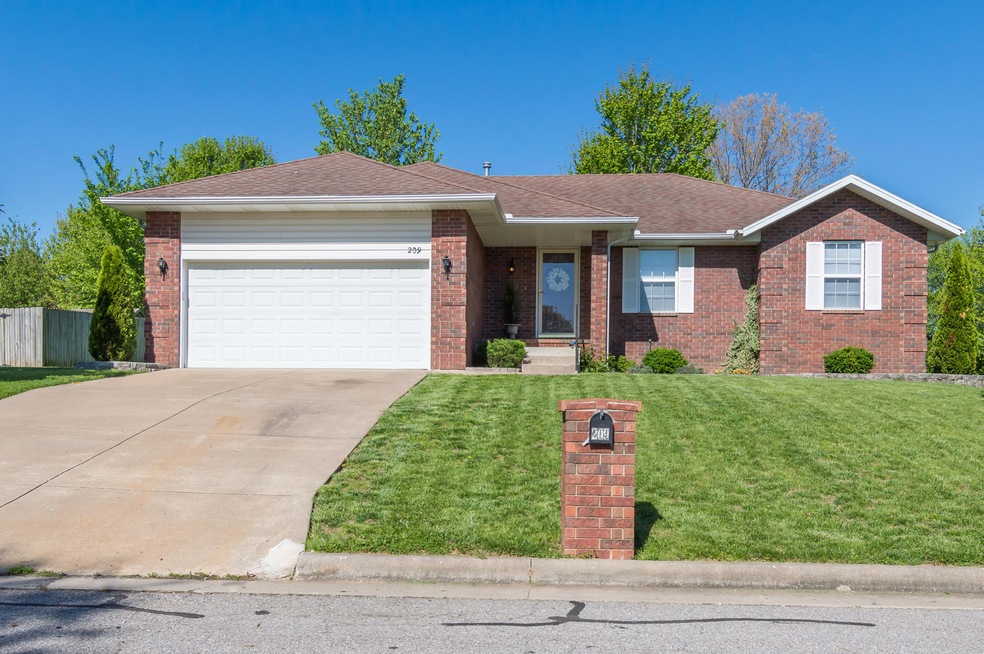 209 Shady Acres Circle Nixa (1 of 15)