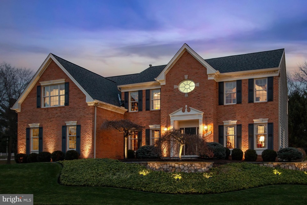 12829 Shadow Oak Ln, Fairfax, VA 22033 - photo 1