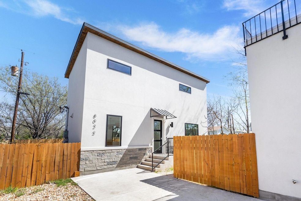 For Sale $425,000 • Co-Listing Agent