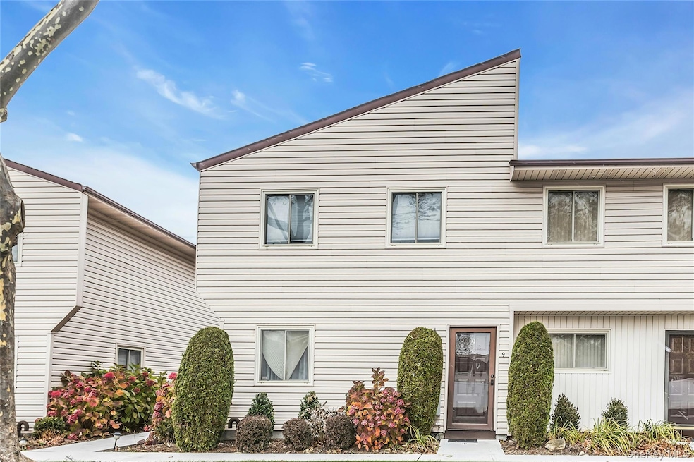 650 Newbridge Rd unit 9, East Meadow, NY 11554 - photo 1
