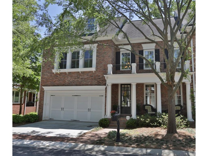 Beautiful end unit in Academy Park