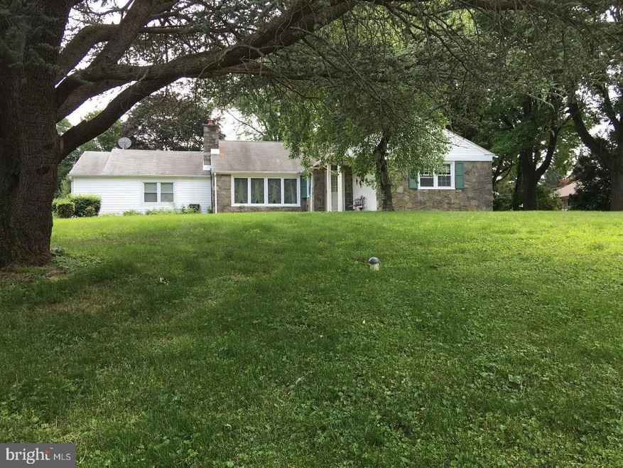 18 Pine Tree Dr, Broomall, PA 19008 - photo 1