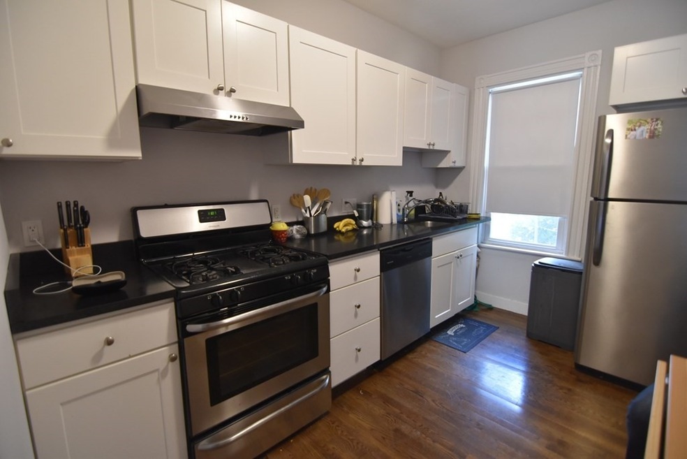 32 Prince St unit 4, Brookline, MA 02445 - photo 1