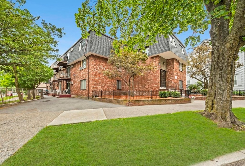 55 Broad St unit 8, Lynn, MA 01902 - photo 1