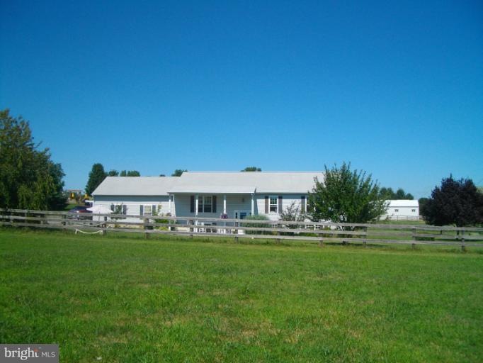 405 Heath Dr, Sykesville, MD 21784 - photo 1