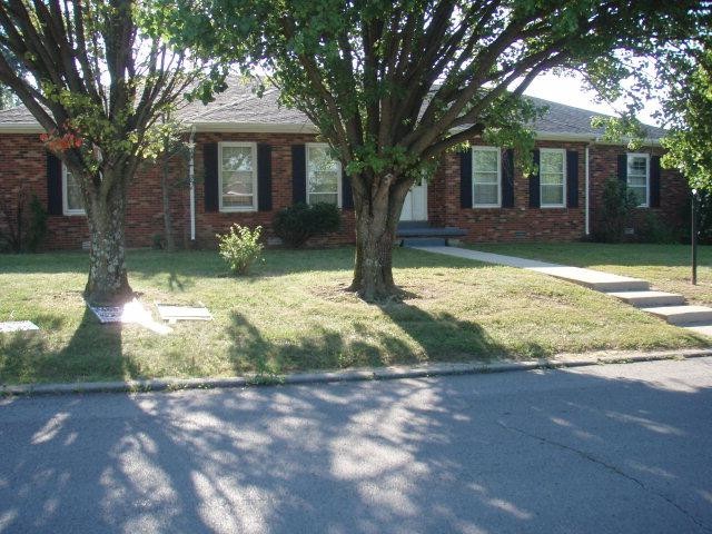 112 Oakwood Dr, Berea, KY 40403 - photo 1