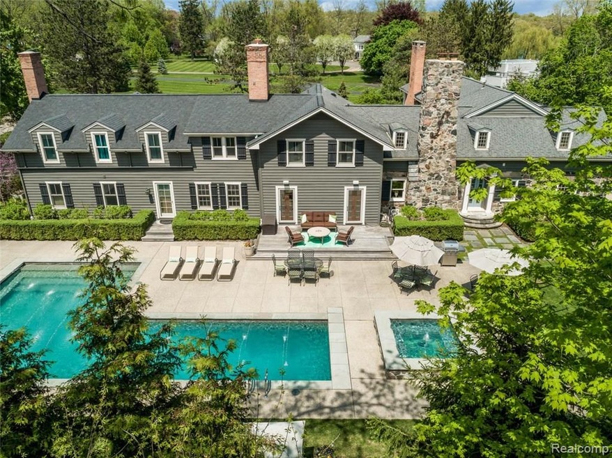 5653 Shadow Ln, Bloomfield Hills, MI 48302 - photo 1