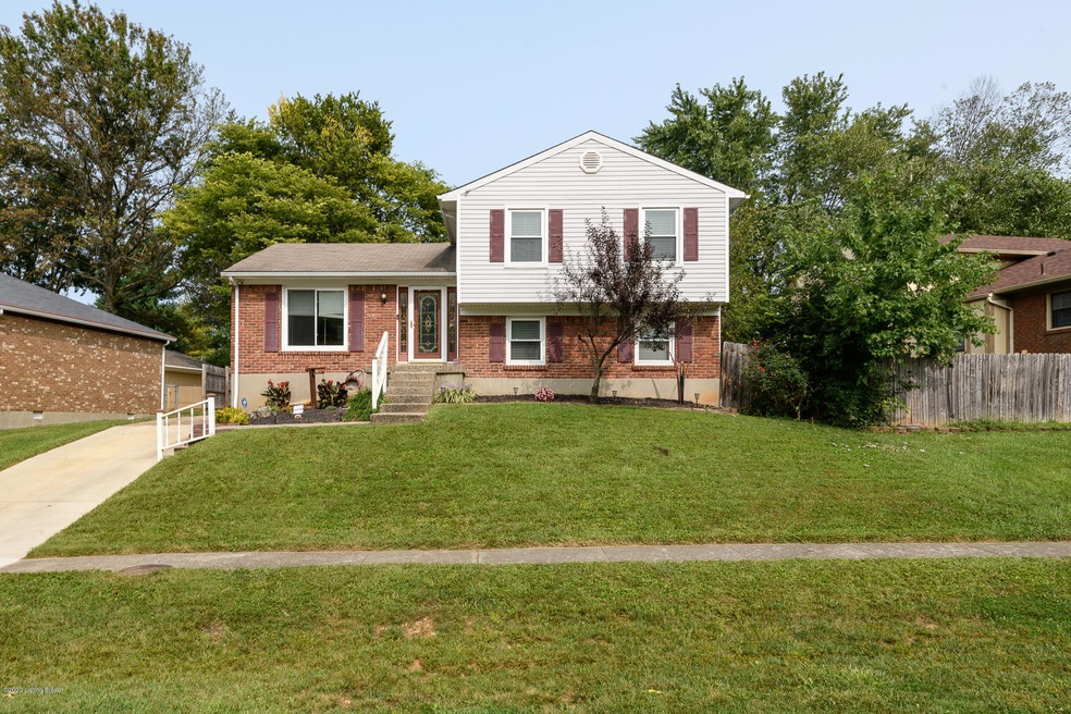 8305 Cloverport Dr, Louisville, KY 40228 - photo 1