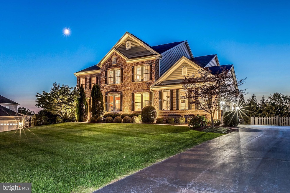 21589 Burnt Hickory Ct, Broadlands, VA 20148 - photo 1