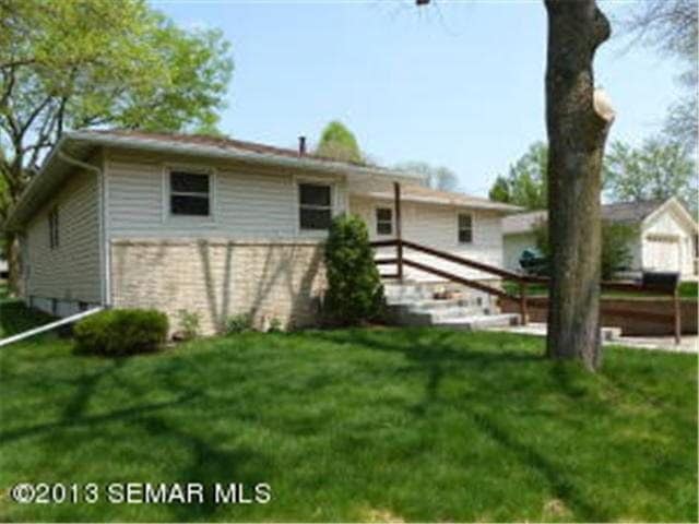 305 Burr Oak Dr, Albert Lea, MN 56007 - photo 1