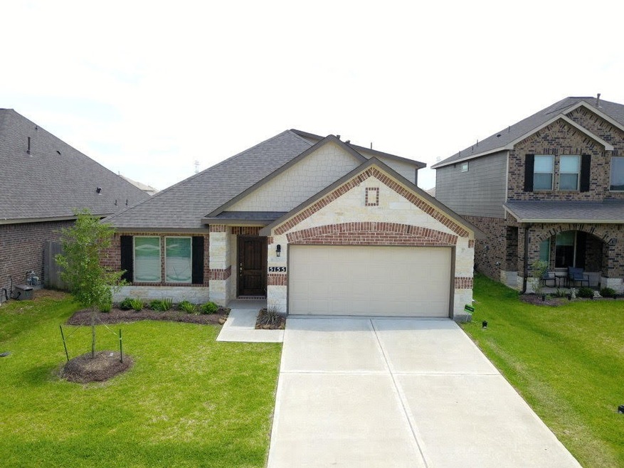 5155 Echo Falls Dr, Alvin, TX 77511 - photo 1