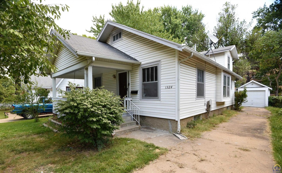 1324 SW High Ave, Topeka, KS 66604 - photo 1