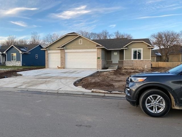 10862 W Cedar Ln, Maize, KS 67101 - photo 1