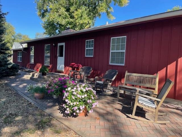 533 W Broadway St, Newton, KS 67114 - photo 1