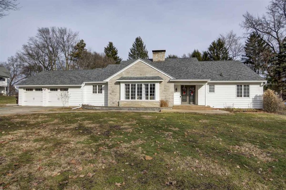 222 Lincoln Ave, Lincoln, IL 62656 - photo 1