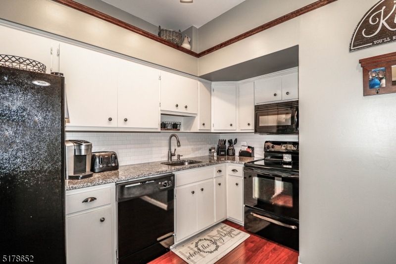 36 Hillside Ct unit 1014B, Clinton, NJ 08809 - photo 1