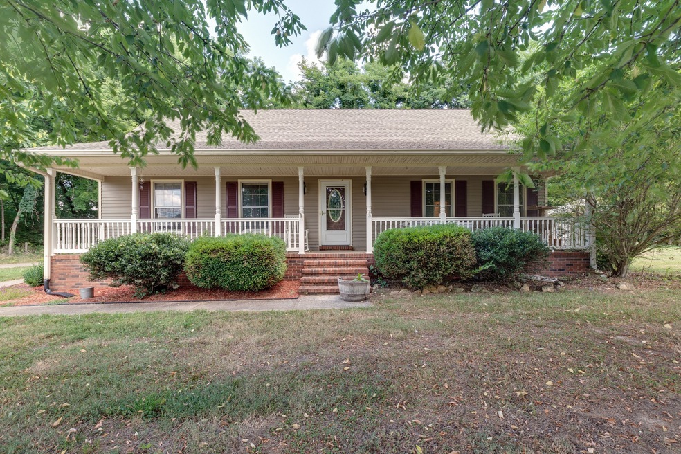 Welcome home to 200 Crestview Dr!