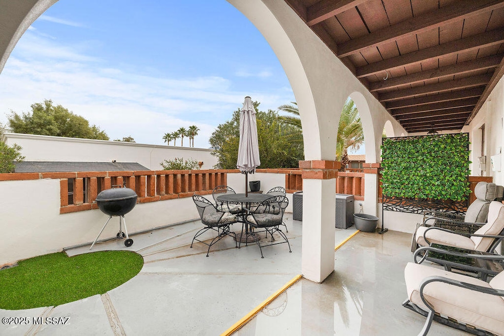 424 S Paseo Madera unit B, Green Valley, AZ 85614 - photo 1