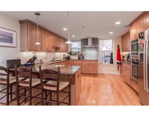 67 Broad St unit 6, Boston, MA 02109 - photo 1