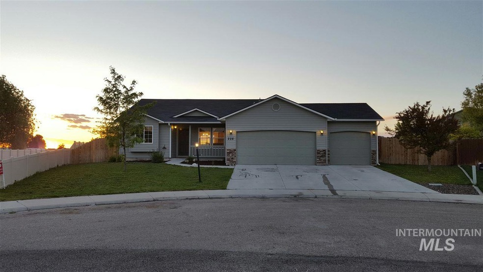 228 E Whitbeck St, Kuna, ID 83634 - photo 1