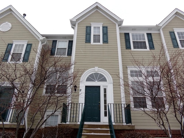 2409 Courtyard Cir unit 2, Aurora, IL 60506 - photo 1