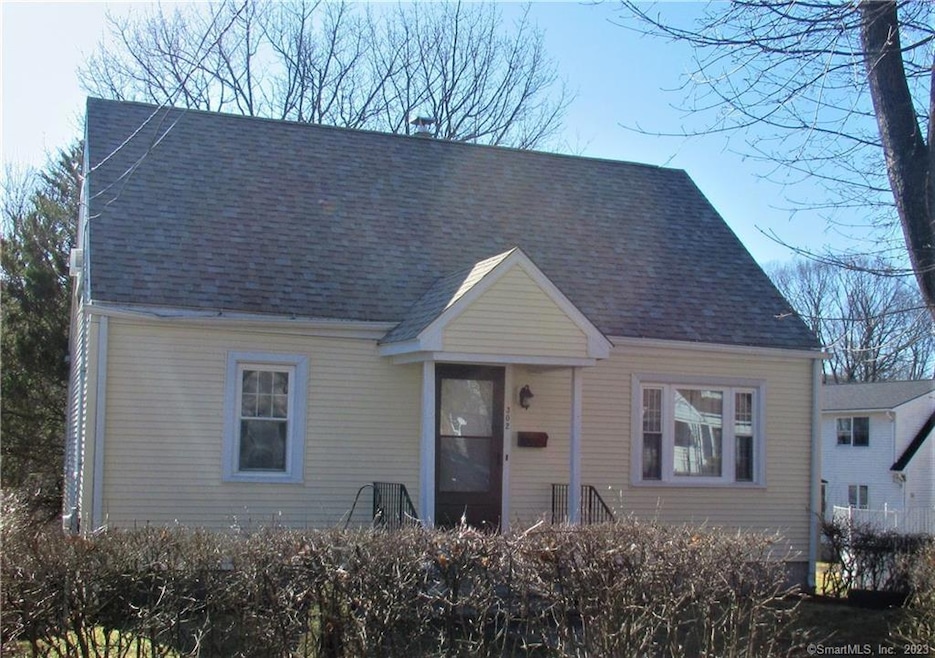 302 Edgewood Ave, Waterbury, CT 06706 - photo 1