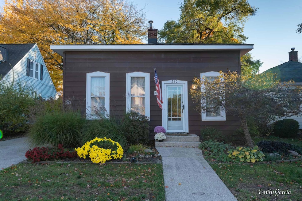 Pending $260,000 • Co-Listing Agent