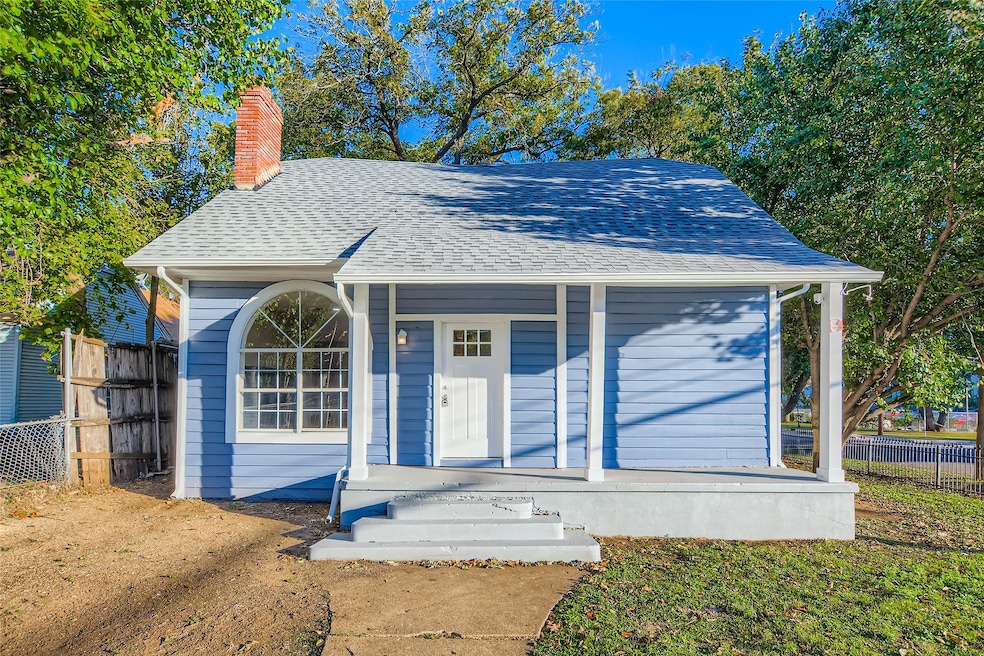 603 W Pembroke Ave, Dallas, TX 75208 - photo 1