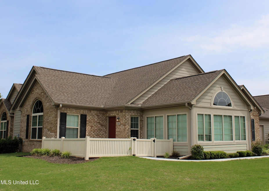 8653 Parkview Oaks Cir, Olive Branch, MS 38654 - photo 1