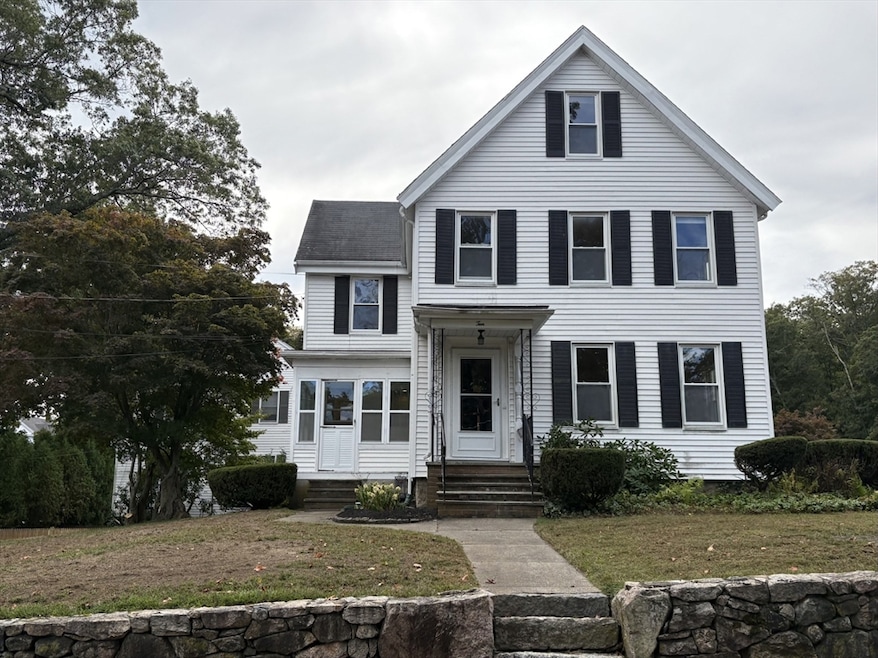 10 Everett St unit 1, Wellesley, MA 02482 - photo 1