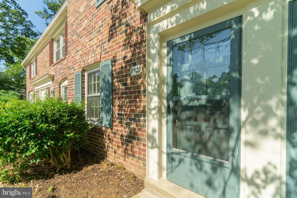 8429 Penshurst Dr unit 597, Springfield, VA 22152 - photo 1