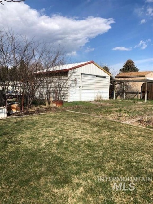 1690 W 7th St, Weiser, ID 83672 - photo 1